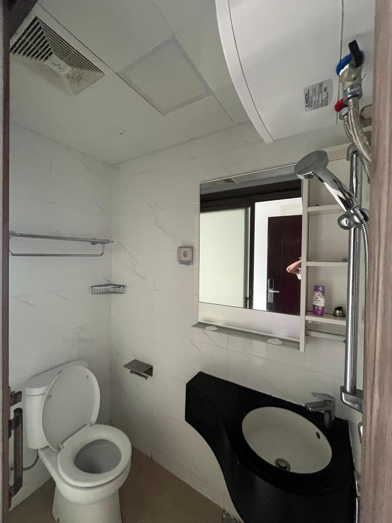 Stay N Cozy Apartemen Sky House Bsd By Sm Room Samporo Exteriör bild