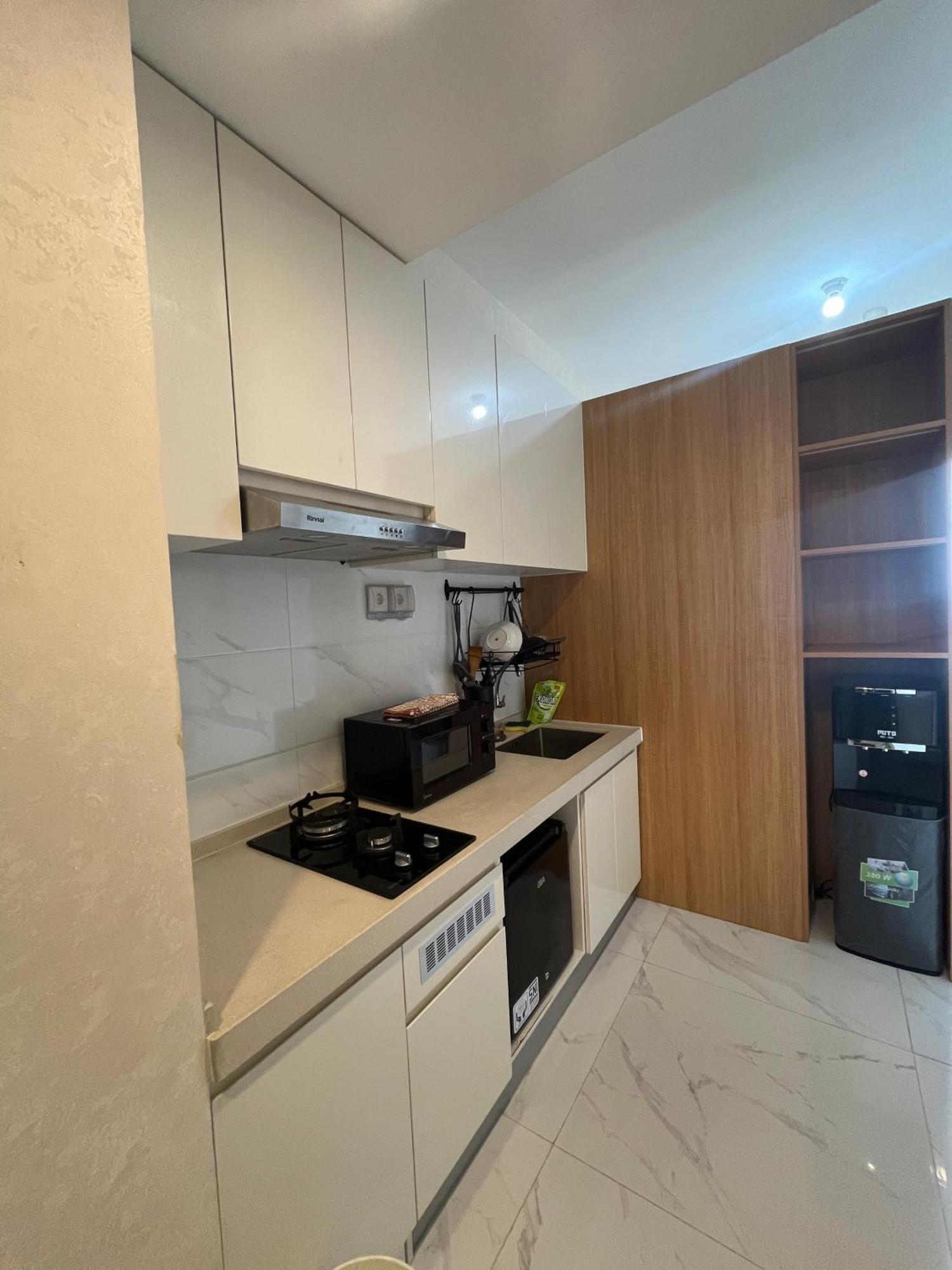 Stay N Cozy Apartemen Sky House Bsd By Sm Room Samporo Exteriör bild