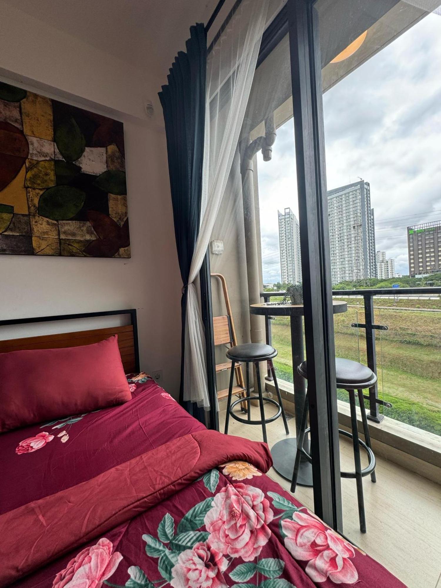 Stay N Cozy Apartemen Sky House Bsd By Sm Room Samporo Exteriör bild